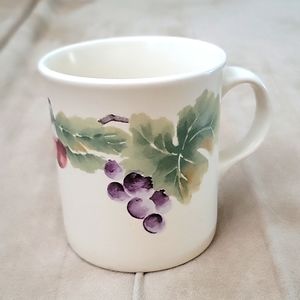 VINTAGE MUG Jamberry, Designed by PAT FARRELL, Made in USA